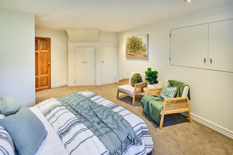 Photo of property in 63 Maungaraki Road, Korokoro, Lower Hutt, 5012