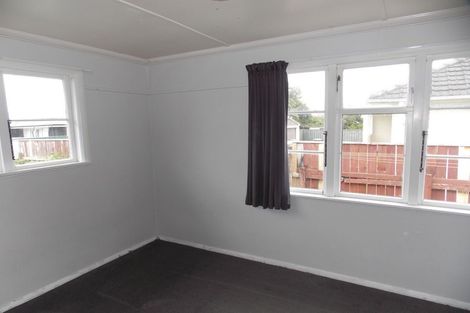Photo of property in 660 Featherston Street, Roslyn, Palmerston North, 4414