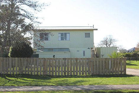 Photo of property in 131 Cook Drive, Whitianga, 3510