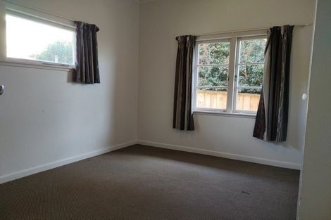 Photo of property in 42 Archibald Road, Kelston, Auckland, 0602