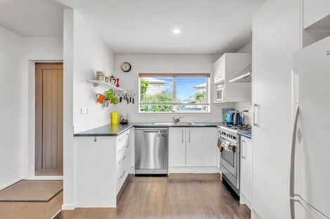 Photo of property in 33 Apple Orchard Way, Sunnyvale, Auckland, 0612