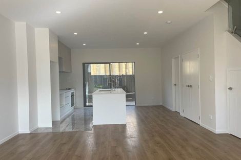 Photo of property in 36b Crestview Rise, Papakura, 2110