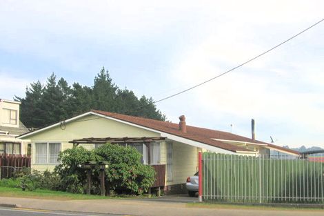 Photo of property in 1/308 Don Buck Road, Massey, Auckland, 0614