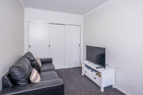 Photo of property in 17 Simpson Crescent, Raumati Beach, Paraparaumu, 5032