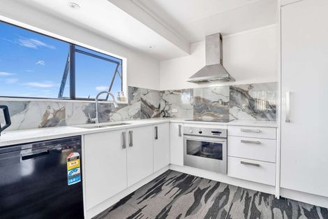 Photo of property in 1/18 Frobisher Way, Clendon Park, Auckland, 2103