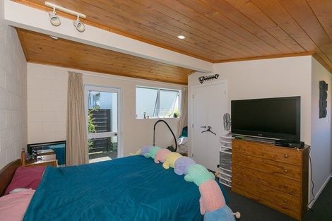 Photo of property in 46 Lismore Street, Merrilands, New Plymouth, 4312
