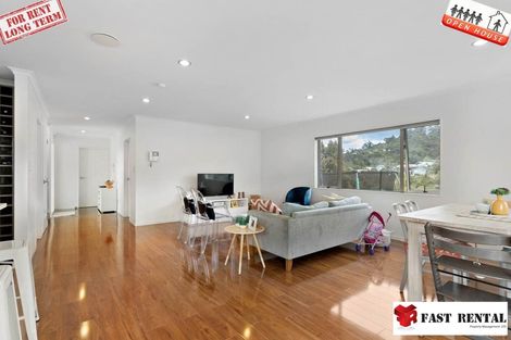 Photo of property in 112 Tamahere Drive, Glenfield, Auckland, 0629