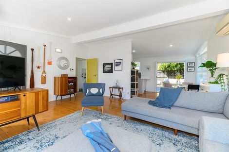 Photo of property in 1/48 Bond Crescent, Forrest Hill, Auckland, 0620