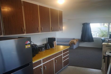 Photo of property in 10 Middlesex Place, Northland, Wellington, 6012