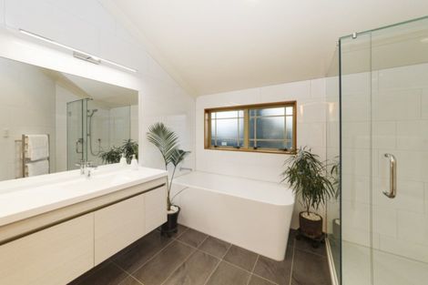 Photo of property in 30 Balmoral Drive, Terrace End, Palmerston North, 4410