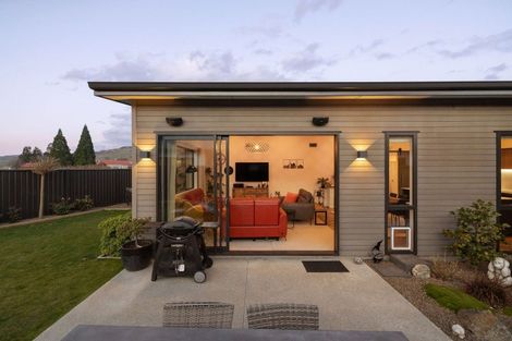 Photo of property in 19 Searle Drive, Cromwell, 9310