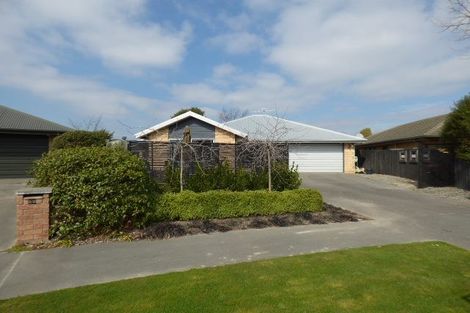Photo of property in 31 Coolspring Way, Redwood, Christchurch, 8051