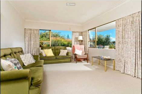 Photo of property in 2/4 Nea Place, Hillcrest, Auckland, 0627
