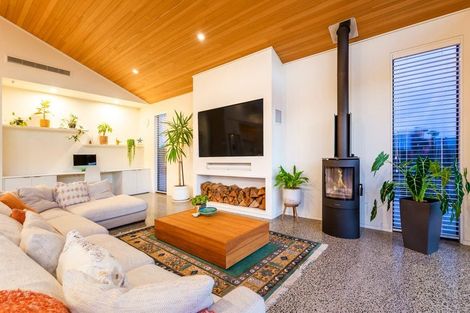 Photo of property in 58 Muri Road, Pukerua Bay, 5026