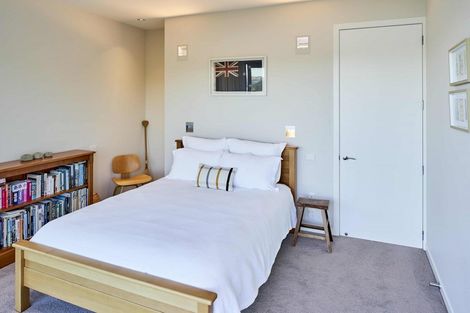 Photo of property in 31 Pendennis Point, Camborne, Porirua, 5026