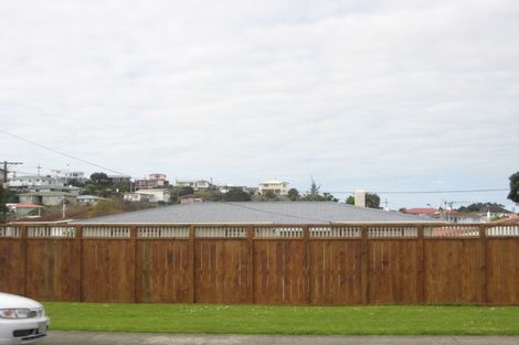 Photo of property in 28 Paritutu Road, Spotswood, New Plymouth, 4310