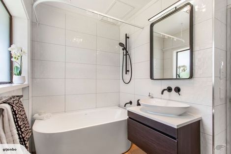 Photo of property in 2/28 Salisbury Road, Birkdale, Auckland, 0626