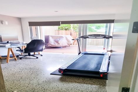 Photo of property in 2/83 Hinemoa Street, Birkenhead, Auckland, 0626