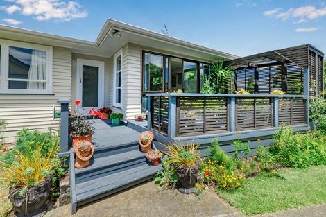 Photo of property in 37 Mazengarb Road, Paraparaumu Beach, Paraparaumu, 5032