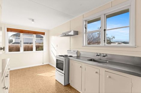 Photo of property in 6 Tilbury Avenue, Hokowhitu, Palmerston North, 4410