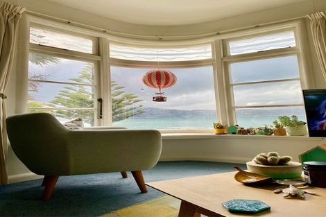 Photo of property in 182 Oriental Parade, Oriental Bay, Wellington, 6011