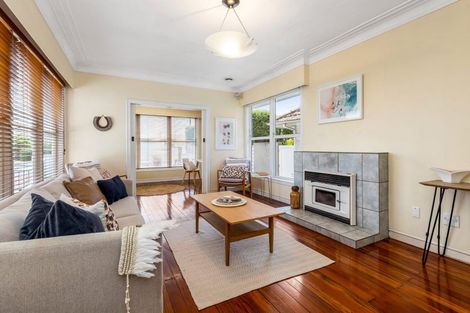 Photo of property in 10 Weona Place, Westmere, Auckland, 1022