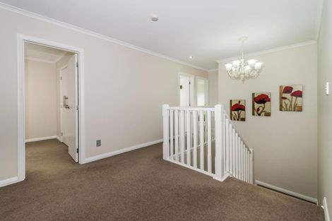 Photo of property in 32 Becroft Drive, Forrest Hill, Auckland, 0620