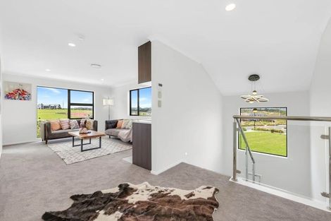 Photo of property in 48 Emerald Avenue, Rosehill, Papakura, 2113