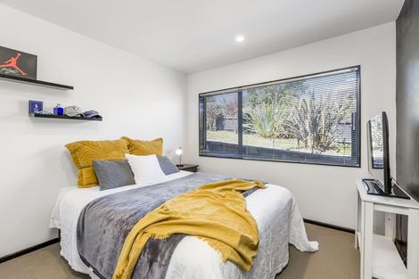 Photo of property in 16 Nimstedt Avenue, Oteha, Auckland, 0632