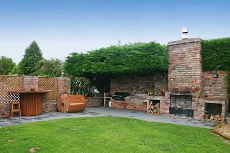 Photo of property in 1 Brown Road, Lawrence, 9593