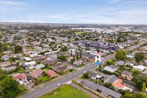 Photo of property in 130a Bruce Mclaren Road, Henderson, Auckland, 0612