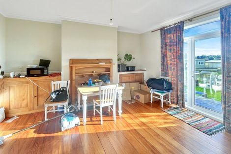 Photo of property in 1 Ashton Terrace, Castlecliff, Whanganui, 4501