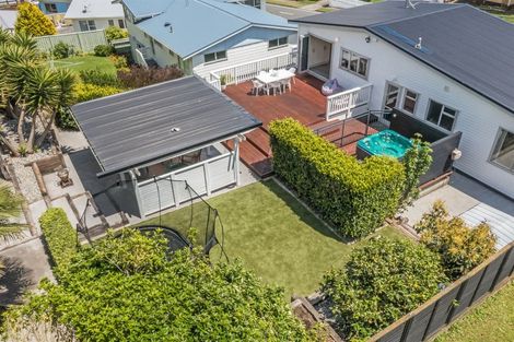 Photo of property in 56 Gloaming Hill, Titahi Bay, Porirua, 5022