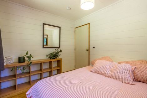 Photo of property in 32 Ocean Road, Surfdale, Waiheke Island, 1081