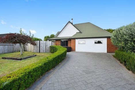 Photo of property in 6 Fencourt Place, Rototuna North, Hamilton, 3210