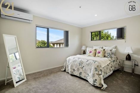 Photo of property in 7e Boeing Place, Goodwood Heights, Auckland, 2105