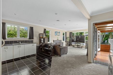 Photo of property in 102 Taikata Road, Te Atatu Peninsula, Auckland, 0610