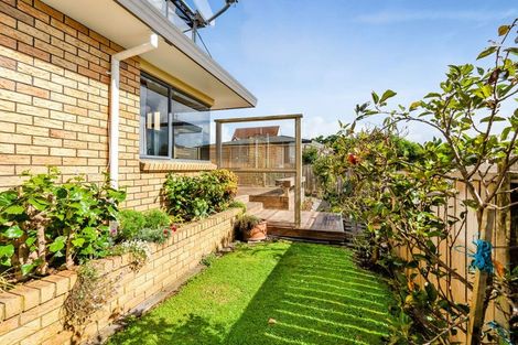 Photo of property in 20 Kellyville Heights, Merrilands, New Plymouth, 4312