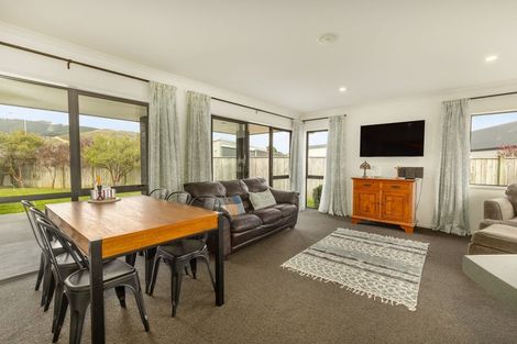 Photo of property in 18 Pearson Place, Paraparaumu, 5032