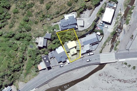 Photo of property in 70 Owhiro Bay Parade, Owhiro Bay, Wellington, 6023