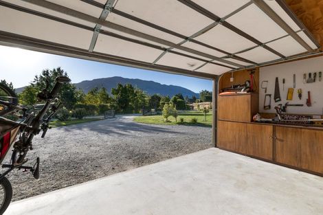 Photo of property in 17 Lichen Lane, Lake Hawea, Wanaka, 9382