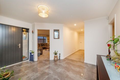 Photo of property in 7 Cyprus Place, Fitzherbert, Palmerston North, 4410