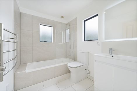 Photo of property in 9 Butia Avenue, Henderson, Auckland, 0612