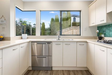 Photo of property in 22 Lanyon Place, Whitby, Porirua, 5024