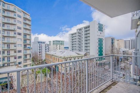 Photo of property in Hobson Heights Apartments, 4h/208 Hobson Street, Auckland Central, Auckland, 1010