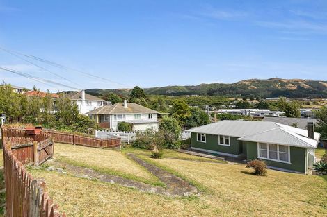 Photo of property in 67 Bell Street, Tawa, Wellington, 5028