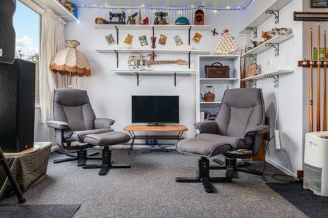 Photo of property in 9 Dundas Place, Henderson, Auckland, 0612