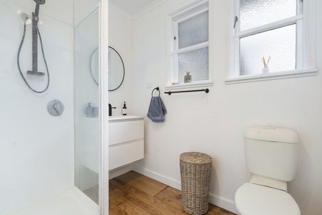 Photo of property in 4 Raleigh Street, Vogeltown, New Plymouth, 4310