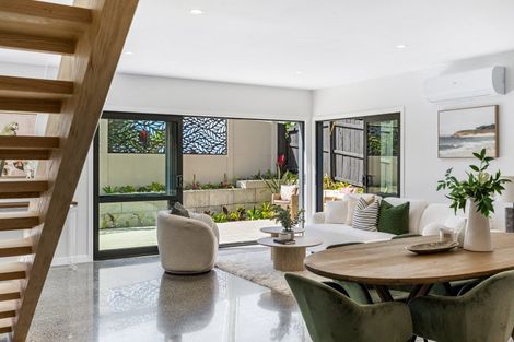 Photo of property in 15 Schnapper Rock Road, Greenhithe, Auckland, 0632