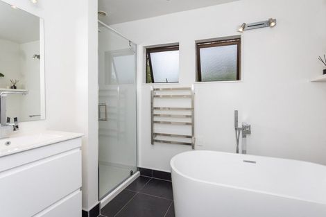 Photo of property in 1/92 Kervil Avenue, Te Atatu Peninsula, Auckland, 0610